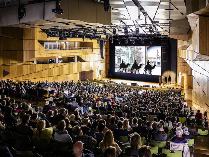 Live-Repotage "Yalla Yalla Arabia" mit Nadine Pungs und Lutz Jäkel auf dem Weitsicht Festival, Darmstadt
