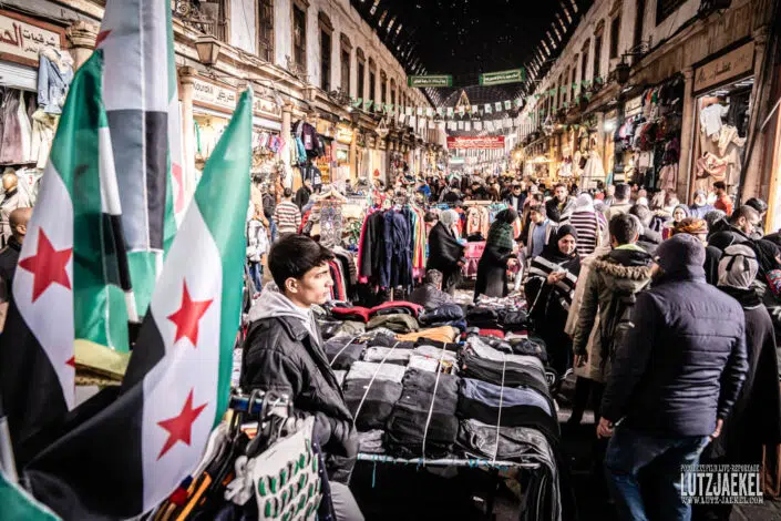 Das neue Syrien, Damaskus im Dezember 2024. Im Suq al-Hamidiyye sind wieder viele Menschen zu sehen.